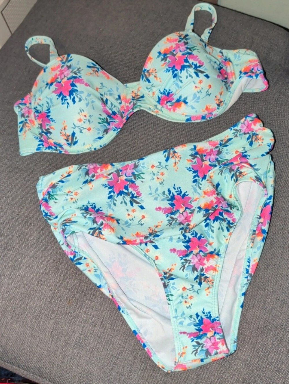 Nicole miller blue floral bikini Nwot